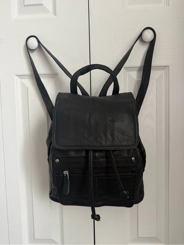 NWT Vintage Beau Swan Spain Black Leather Backpack Purse - Image 2