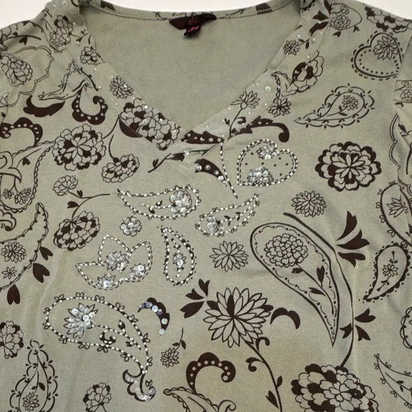 ALC Frank Women's Size L Sage Green Paisley Floral V-Neck Top Sequin Accents - Image 3