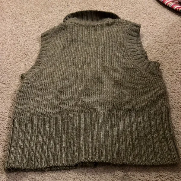 ‎Cabi small fuzzy vest - Image 7