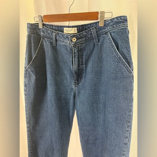 Abercrombie High Rise 90s‎ Relaxed Jean Raw Hem 31/12L long EUC - Image 2