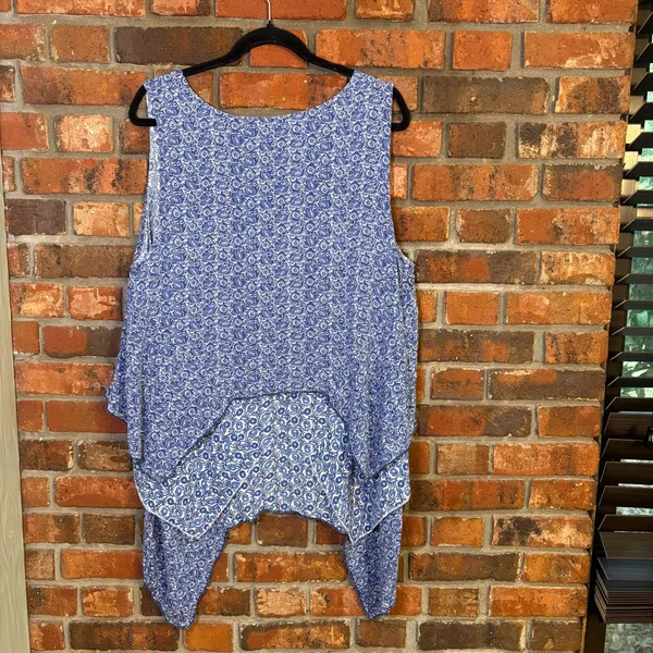 One world womens tired ruffle sharkbite hem sleevless top blue 1X - Image 3