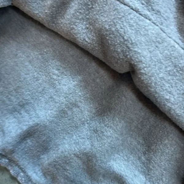 Pressbox Carolina tarheels spotted gray fleece lined sweatshirt. Lightly worn. Size m - Image 2