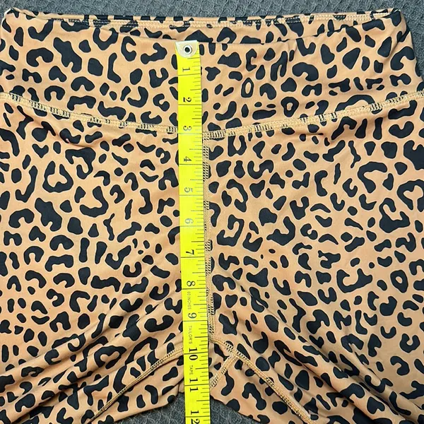 Unbranded Women’s Leopard Print Mid Rise Leggings‎ Size Medium - Image 5