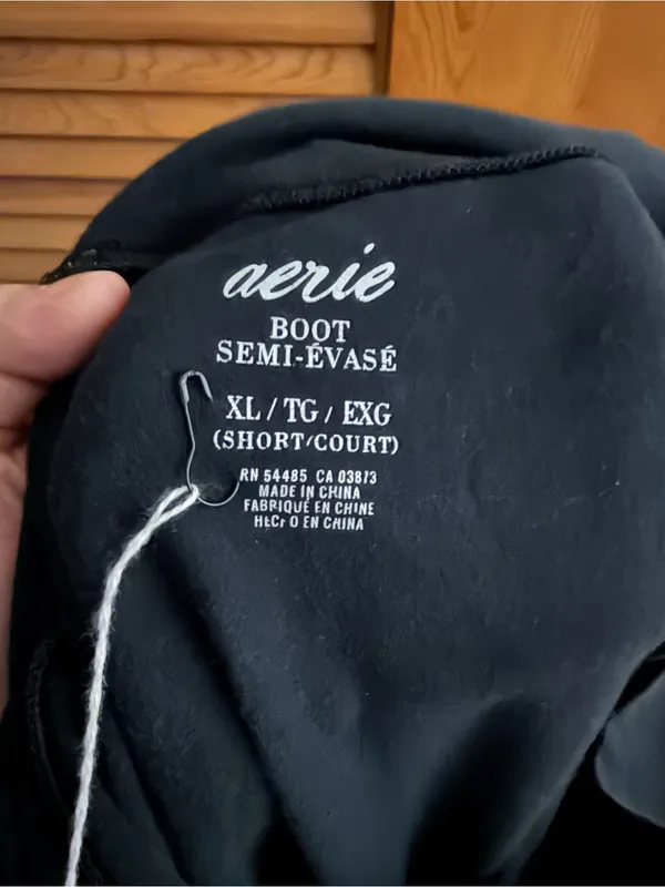 Aerie boot Legging in black XL short - Image 3
