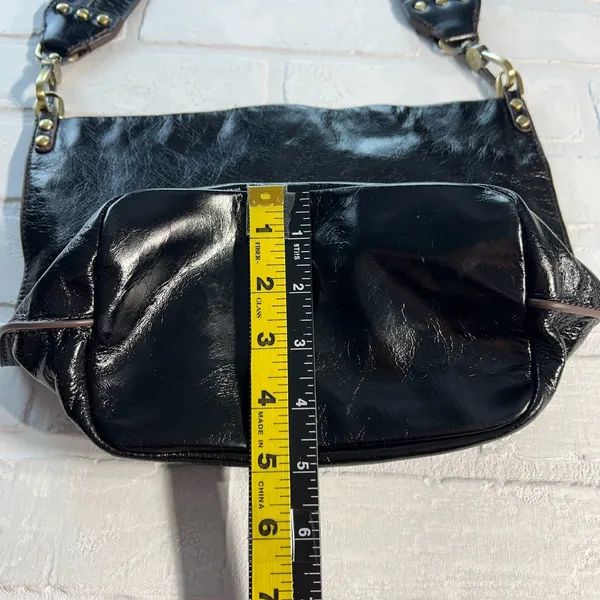 Hobo International Shoulder Bag Black Polished Leather‎ Bucket Brown Piping Trim - Image 3