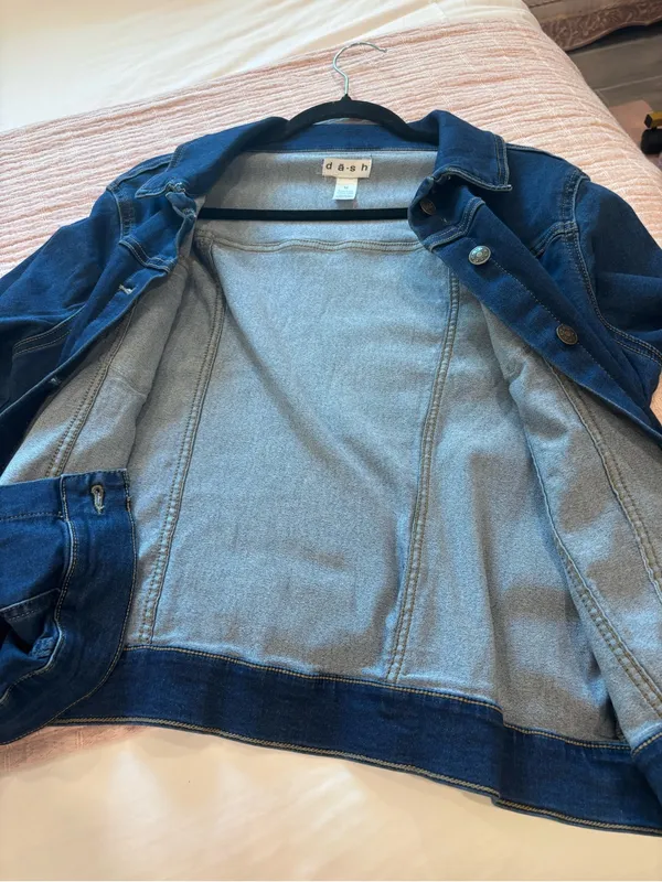 Dash‎ Classic Women's Dark Wash Denim Jacket size Medium Blue - Image 11
