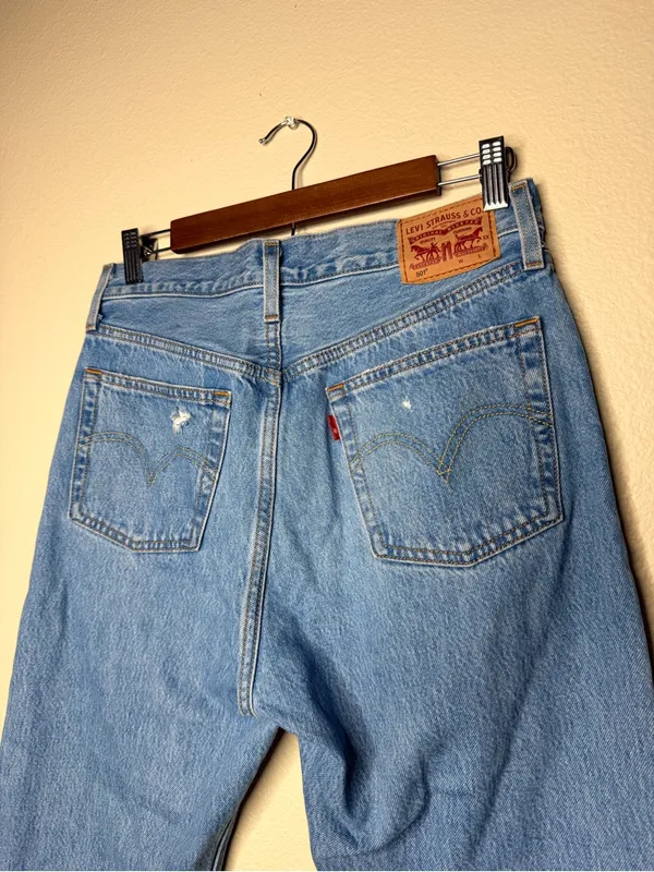 Levi's Women 501 Original Cropped Cotton High Rise Jeans 28 Straight Leg Classic - Image 3