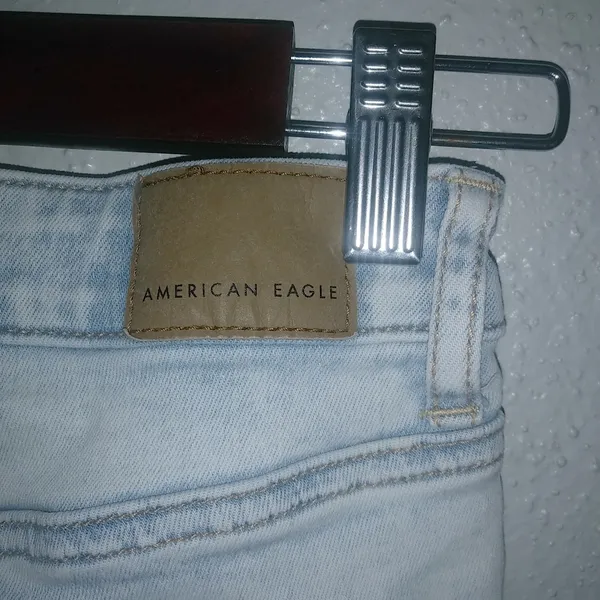 American Eagle 2 High Rise Shorty Jeans Light Wash Raw Hem Shorts - Image 8