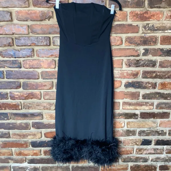 NWOT Lulu's Fancy Behavior Black Bustier Strapless Feather Midi Dress Size Small - Image 3