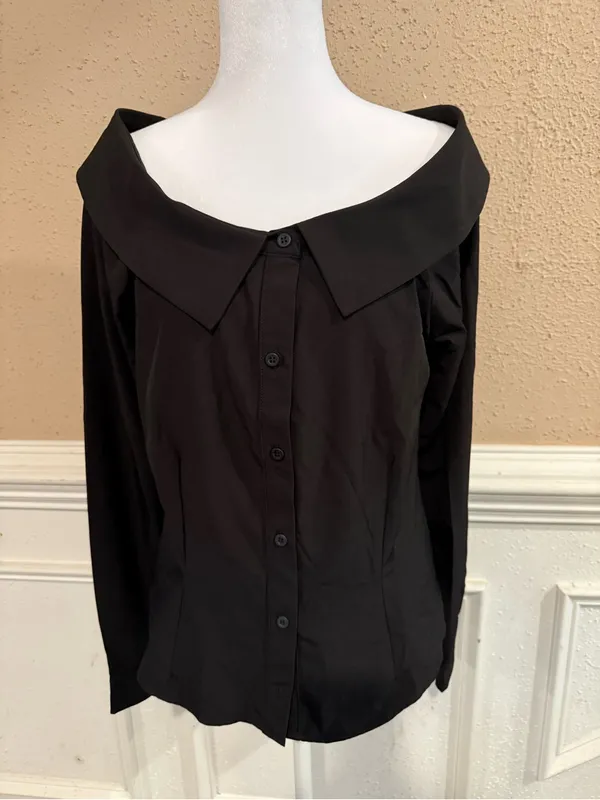 Black Colombian Off Shoulder Button Blouse - Image 2