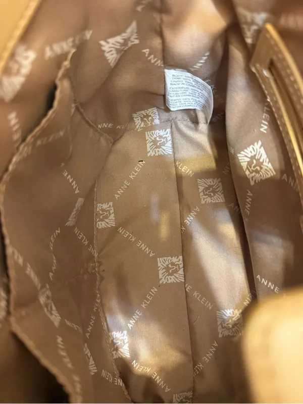 Anne Klein | Blue Patterned bucket bag with Tan Trim and Wristlet - Image 8