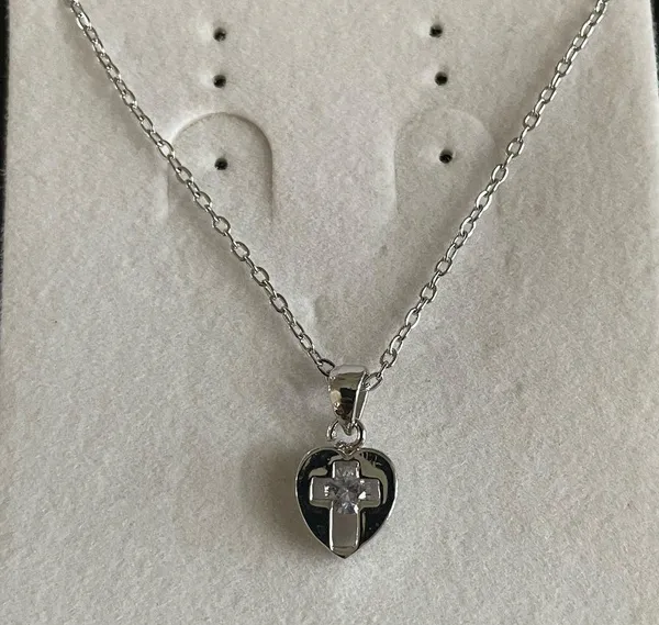 Silver heart and cross necklace - Image 3