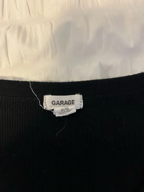 black ribbed garage scoop neck short sleeve - Image 3