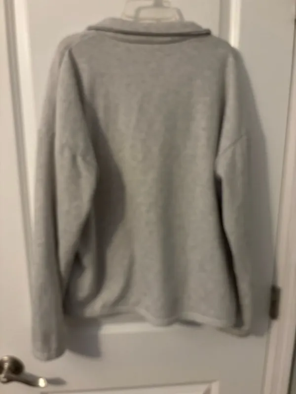 Stylish Gray Quarter - Image 2