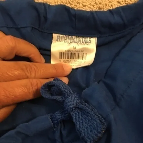 Women’s size medium royal blue cargo scrub pants - Image 5