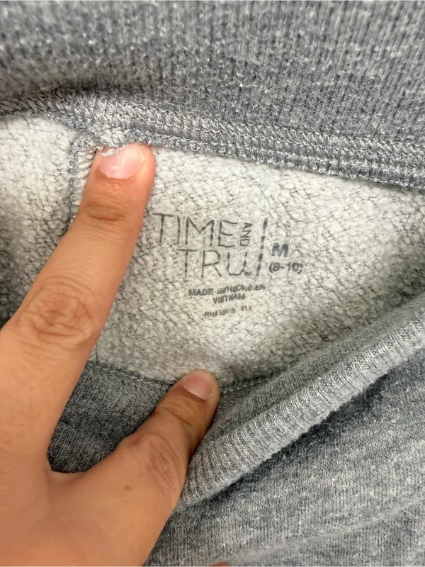 Time and tru gray joggers size medium; front pockets - Image 4