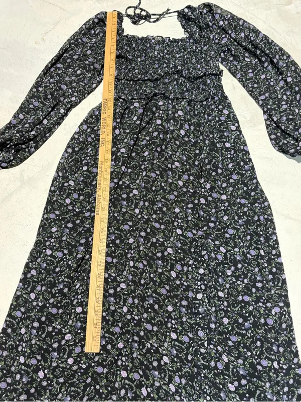 Astr the label Smocked Square-Neck Long Sleeve Floral midi Dress medium - Image 5