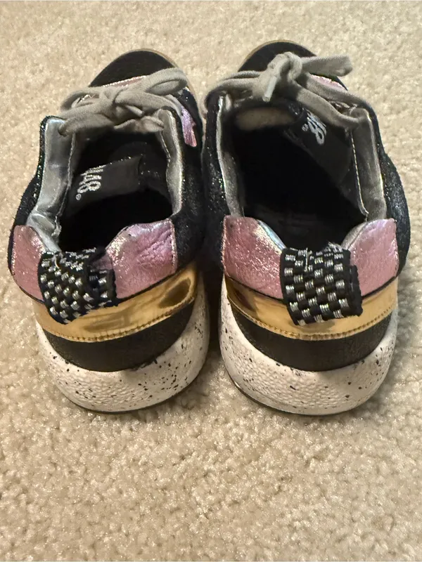 P448 Women's Black Sneakers with Gold Toe & Pink Trim - Image 3