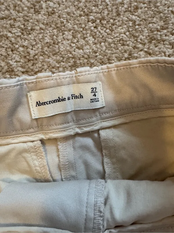 Abercrombie tan shorts - Image 2