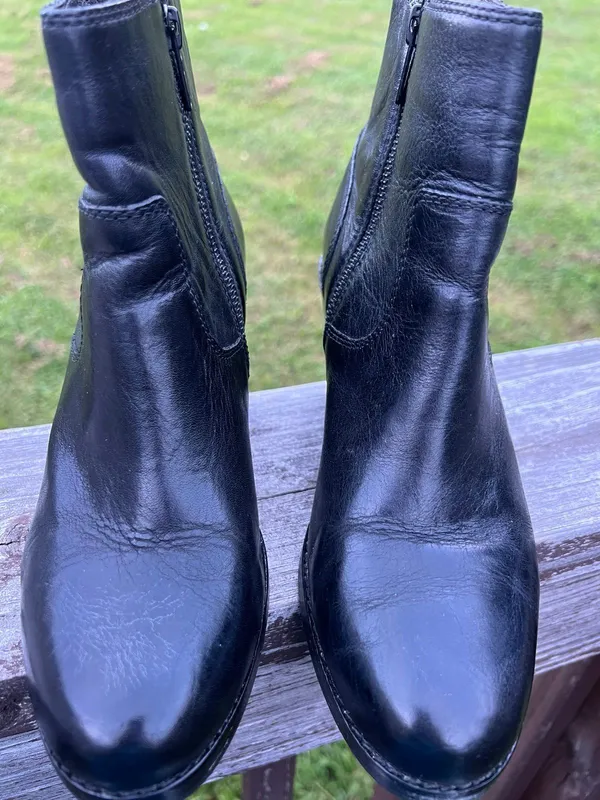 Frye Regina Wedge Pointed Toe Side Zip Western Leather Ankle Bootie size 7 - Image 4