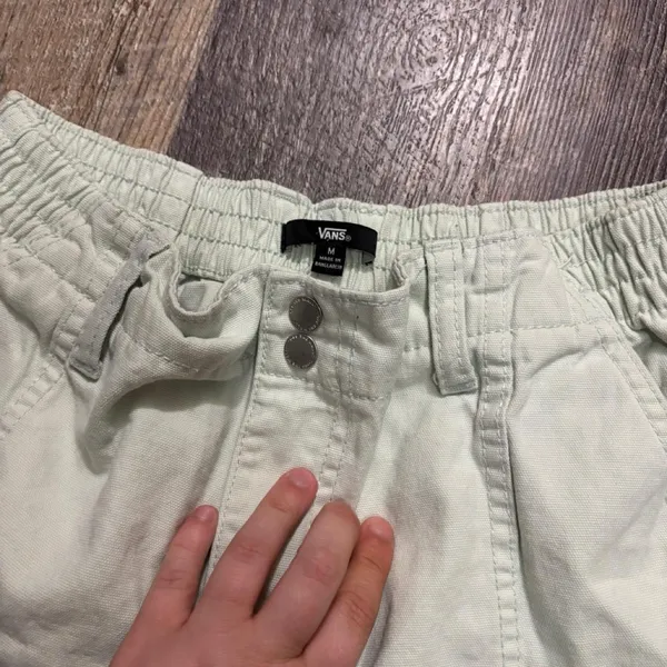 Vans‎ green cargo shorts Size M - Image 2