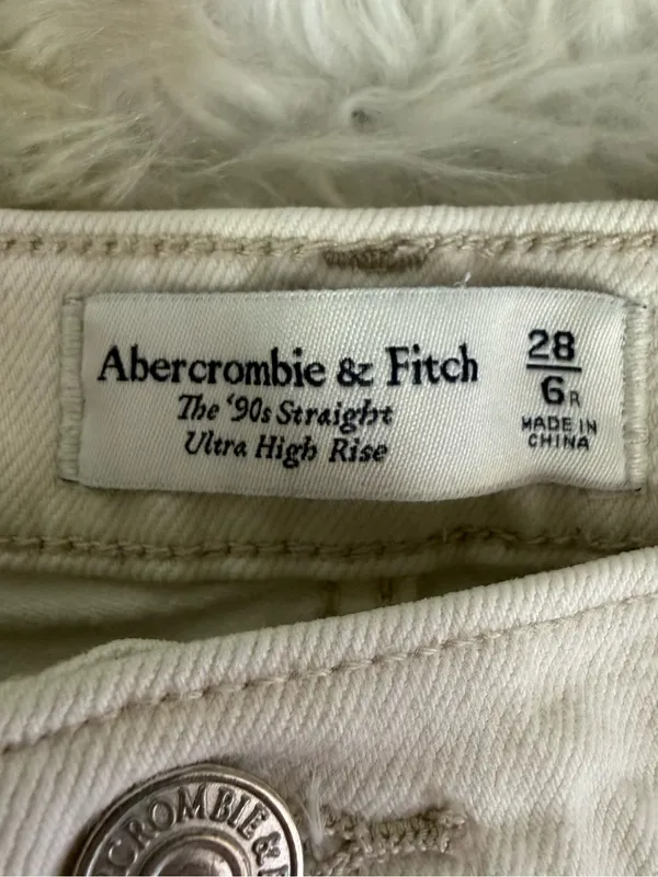 Abercrombie & Fitch 90s Straight Ultra High Rise Jeans Size 6/28 Cream - Image 4
