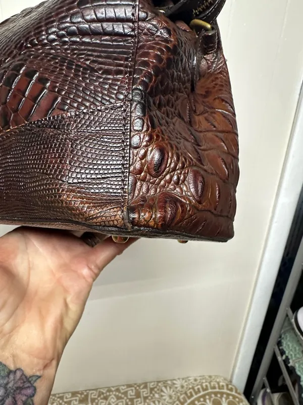 Brahmin Pecan Melbourne Crocodile Embossed Leather Bag with detachable Strap - Image 6