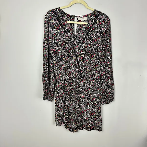 Ann Taylor Loft Ditsy Dark Floral Black Long Balloon Sleeve Romper Size Medium - Image 5