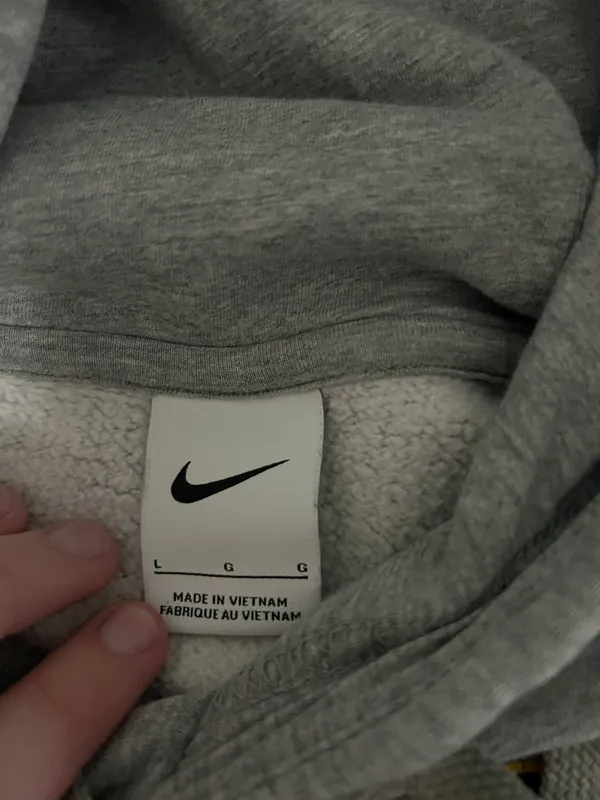Nike UVM hoodie - Image 3