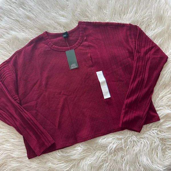 Wild Fable Long Sleeve Boxy Cropped T-Shirt Berry Red Size Large - Image 2
