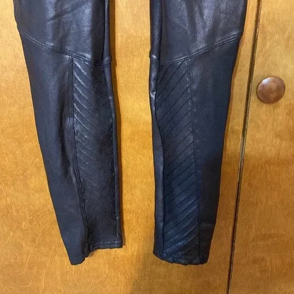 Spanx faux leather moto leggings. Medium - Image 3
