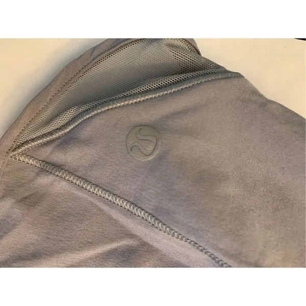Lululemon Hotty Hot Short II *2.5" W7AUSR gray women's size 12 NEW WITH TAGS - Image 7