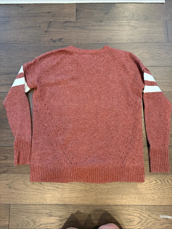 Pink Rose Rust Crewneck Sweater with White Sleeve Stripes Size Medium - P27 - Image 6