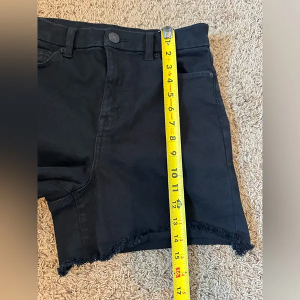 American Eagle Outfitters Curvy Hi-Rise Shortie Black Jean Shorts size 10 - Image 4