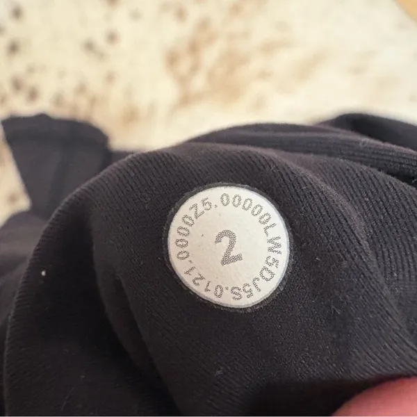 LULULEMON Power‎ Thru High Rise Tight 25" Black Size 2 - Image 6