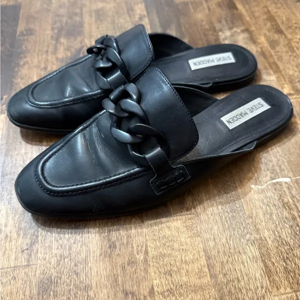 STEVE MADDEN Black Leather w/ Chain Detail Slip-On Loafers Mules Flats Size 10 - Image 3