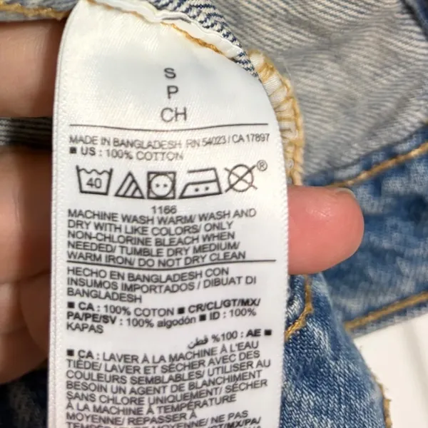 Old Navy Denim Jacket Cropped Blue Button Front Small Classic Casual Aesthetic - Image 5