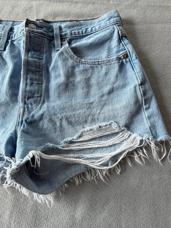 Levis Women's 501 Quiet Riot Hi Rise Shorts Size 31 #260187 - Image 3