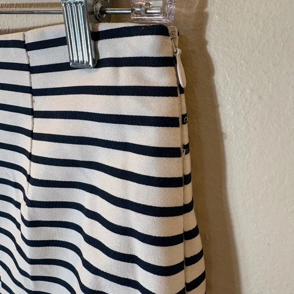 Zara Navy White Striped Ruffle Hem High Waisted Shorts Size Small‎ - Image 3