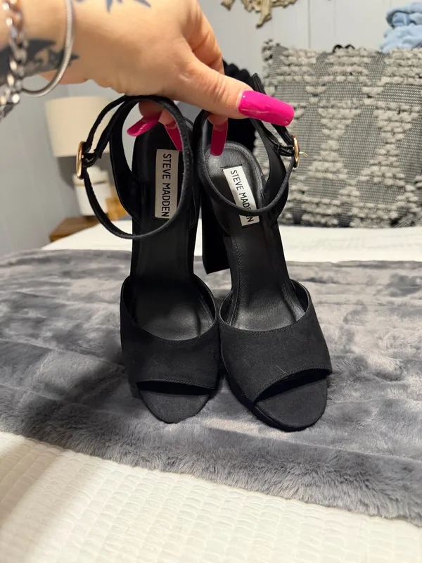 Steve Madden suede Heels size 8 - Image 5