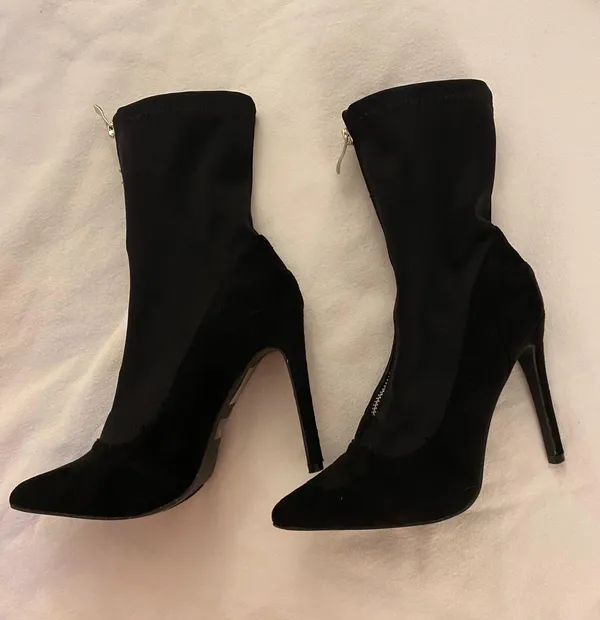 So Me Black Booties Size 6.5 - Image 4