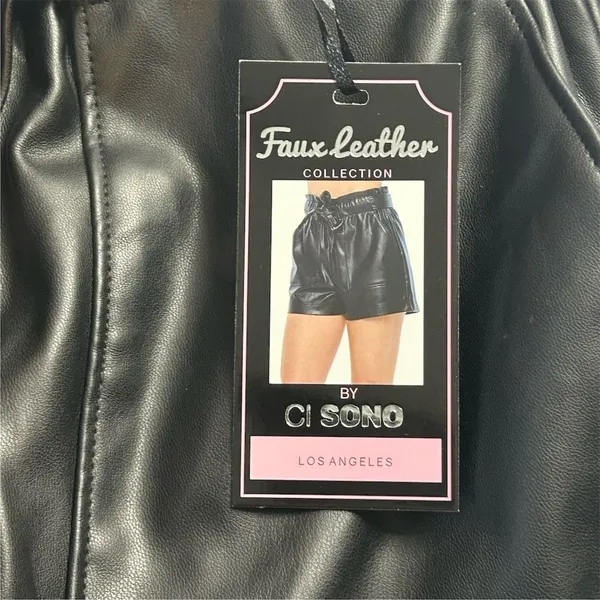 Ci Sono Women's Black Faux Leather Paperbag Shorts‎ Size M - Image 6