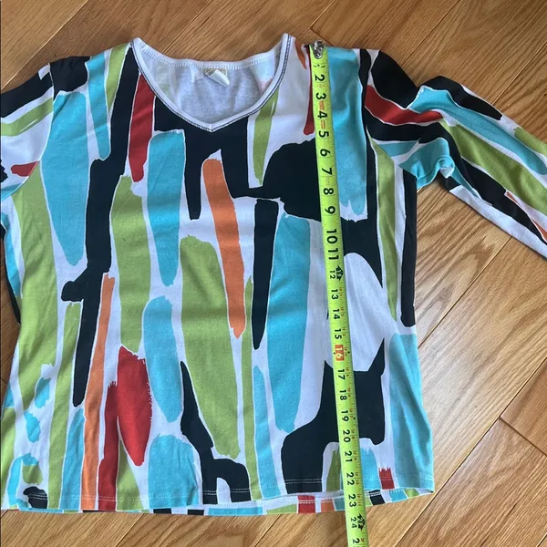Jess and Jane Abstract Multicolor V-Neck Women's Blouse - Image 5