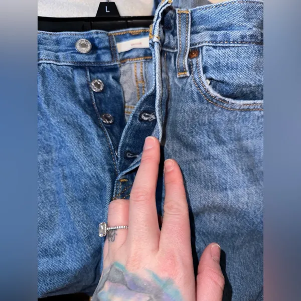 Levi’s Wedgie Straight Distressed Jeans - Image 11
