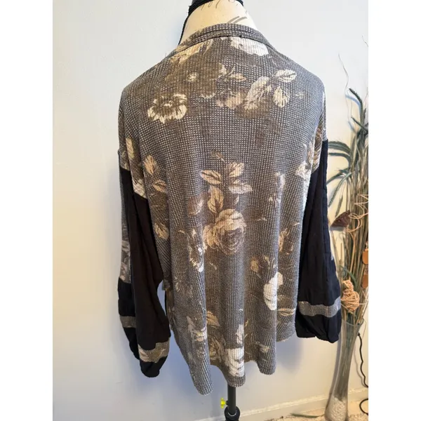 Free People Womens Floral Waffle Thermal Knit‎ Top Grey Black Oversized Medium - Image 3