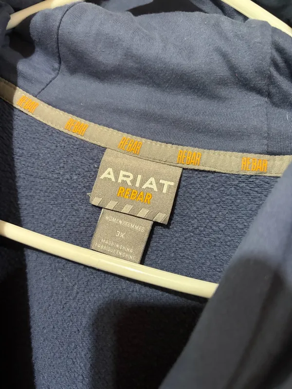 Ariat sweatshirt - Image 2
