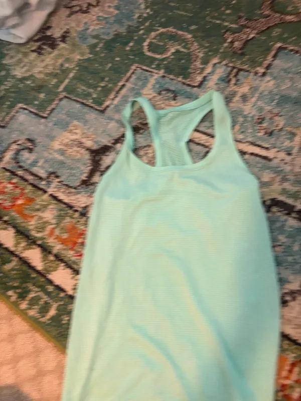 Lululemon tank top - Image 4