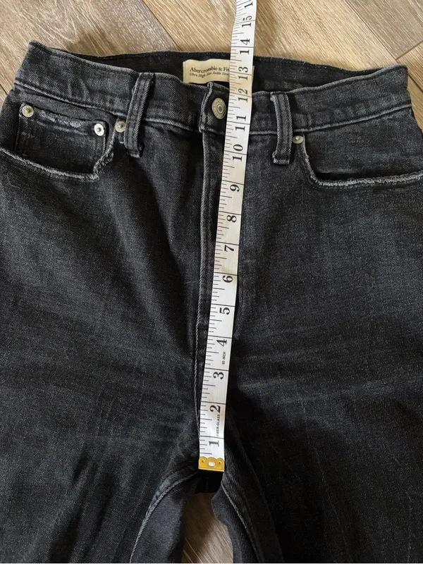Abercrombie & Fitch Curve Love Ultra High-Rise Ankle Straight Black Jeans - Image 6