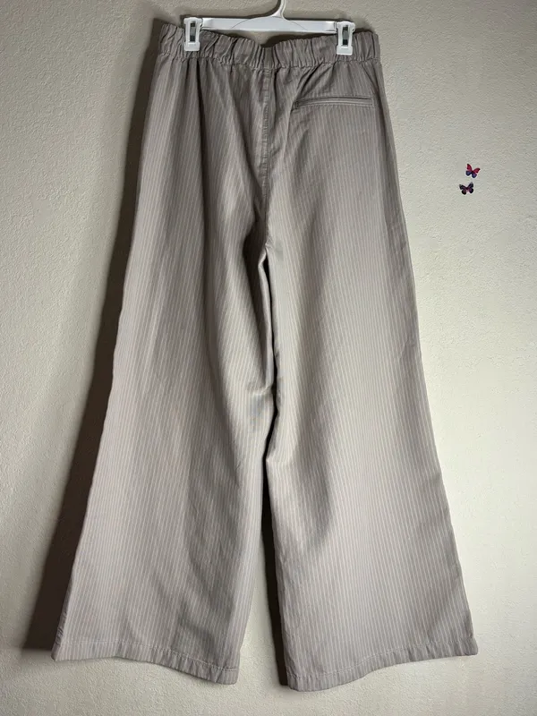 Aerie wide legged tan/cream striped trousers size large NWT - Image 2