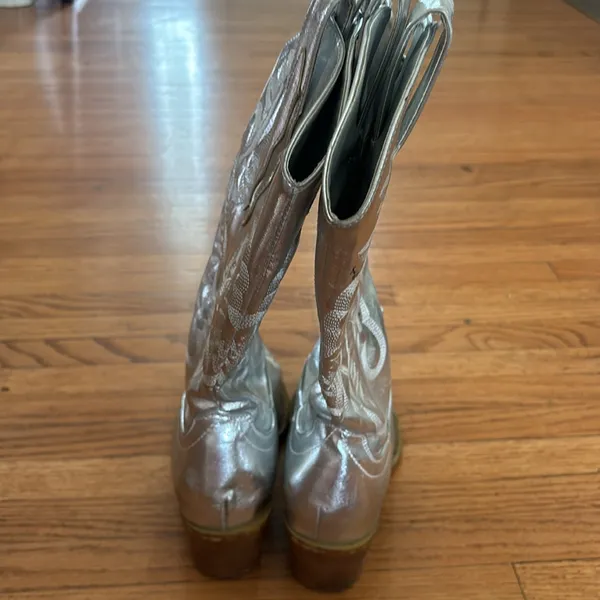 Silver Cowboy Boots Size 6 - Image 7